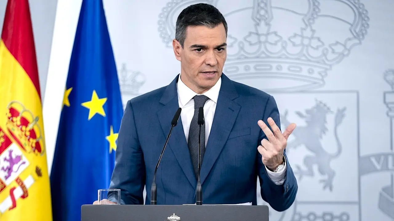 El presidente del Gobierno, Pedro Sánchez, durante la rueda de prensa que ha ofrecido en Moncloa tras la reunión del Consejo de Ministros - EP/A. Pérez Meca
