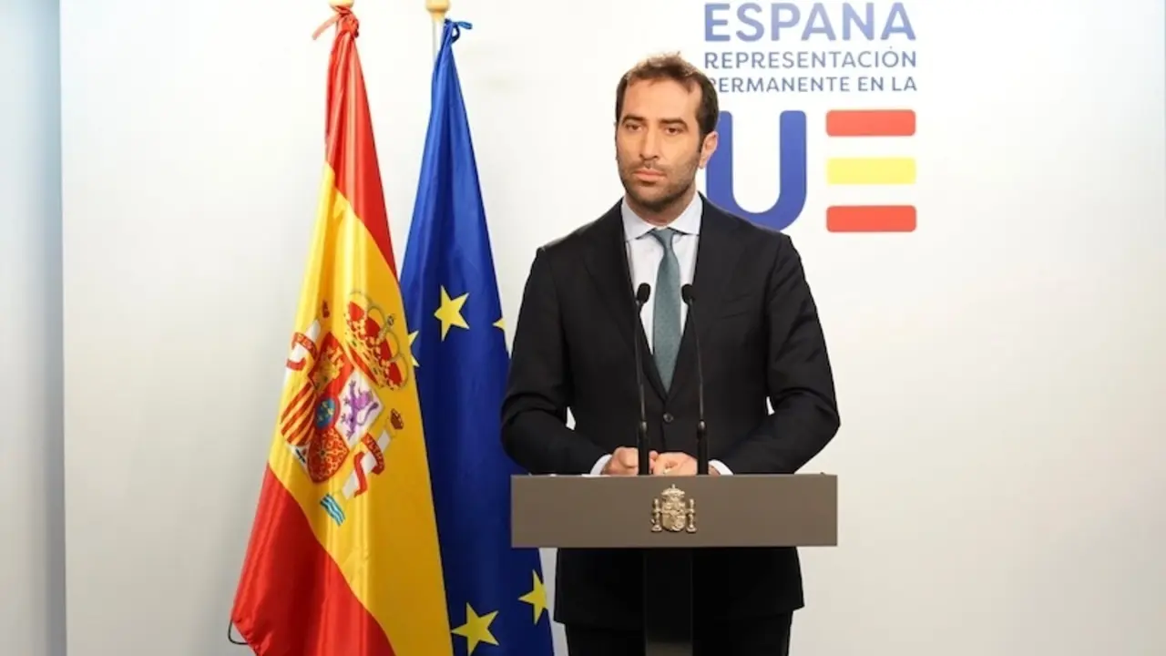 El ministro de Economía Comercio y Empresa, Carlos Cuerpo, durante la rueda de prensa que ha ofrecido en Bruselas