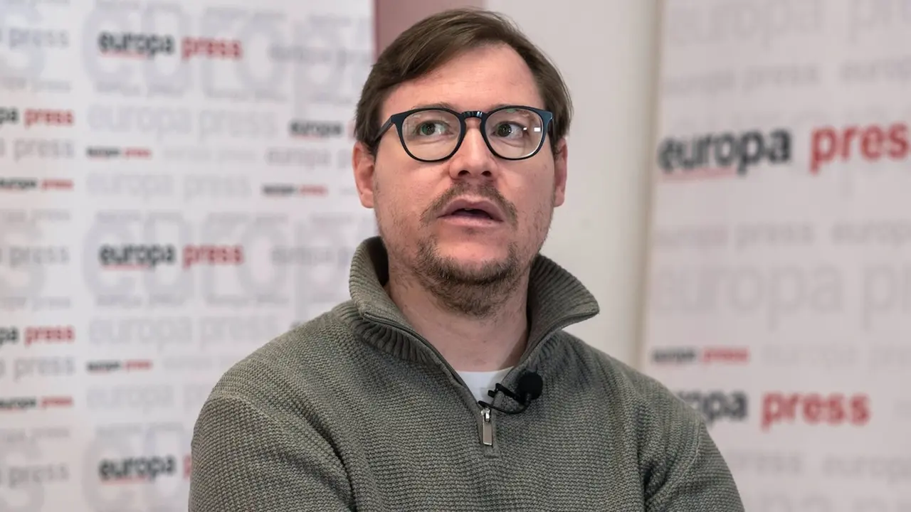 El coordinador regional de IU en Castilla-La Mancha, Pedro Mellado, en un momento de la entrevista - EP/JUAN MORENO