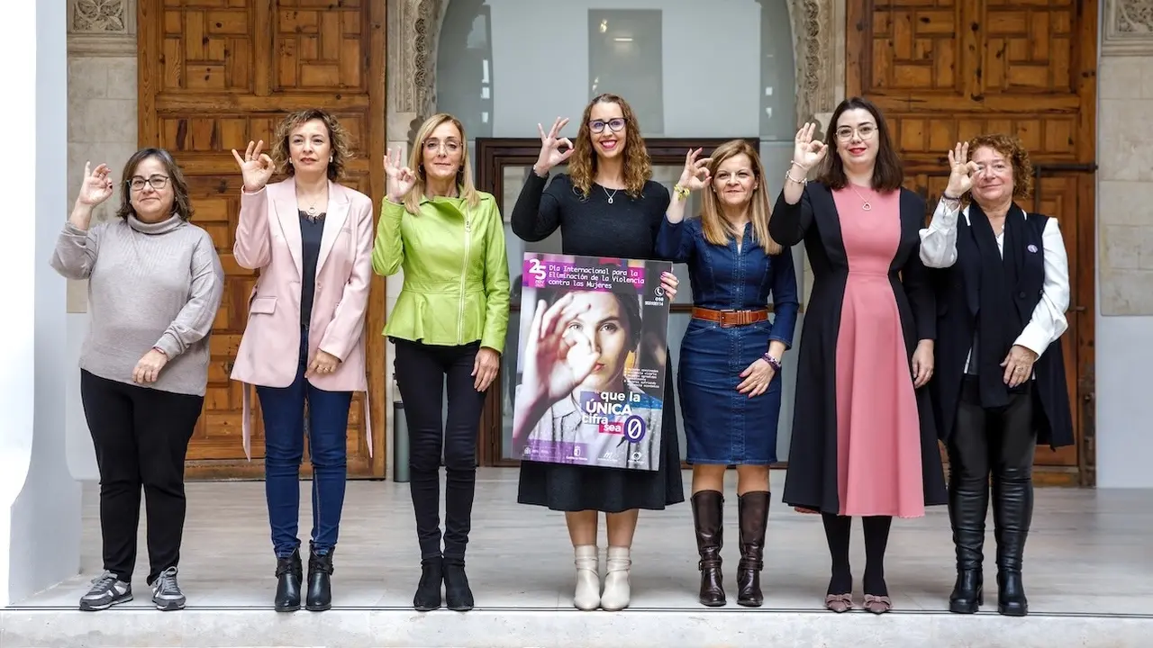 La consejera de Igualdad, Sara Simón, ha presentado la campaña institucional de la Junta de Comunidades de Castilla-La Mancha con motivo del Día Internacional para la Erradicación de la Violencia contra las Mujeres del próximo 25 de noviembre