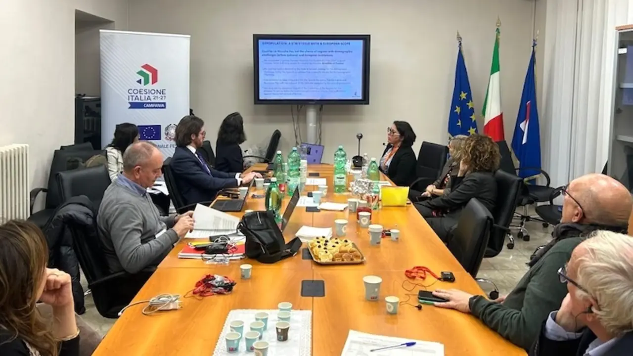 Castilla-La Mancha expone sus políticas contra la despoblación en la región italiana de Campania