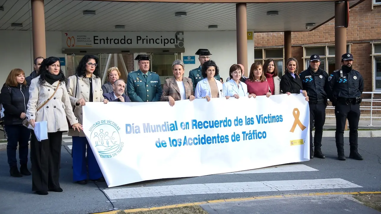 La delegada del Gobierno de España en Castilla-La Mancha, Milagros Tolón, ha participado en Toledo en el acto organizado por la Jefatura Provincial de Tráfico con motivo del Día Mundial en Recuerdo de las Víctimas de Accidentes de Tráfico que ha tenido lugar en el Hospital Nacional de Parapléjicos