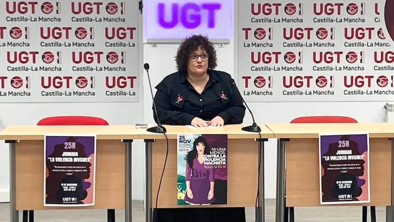 La secretaria confederal de UGT y presidenta de la gestora de UGT Castilla-La Mancha, Patricia Ruiz, ha inaugurado una jornada organizada por el sindicato en Toledo con motivo del Día Internacional de la Eliminación de la Violencia contra la Mujer