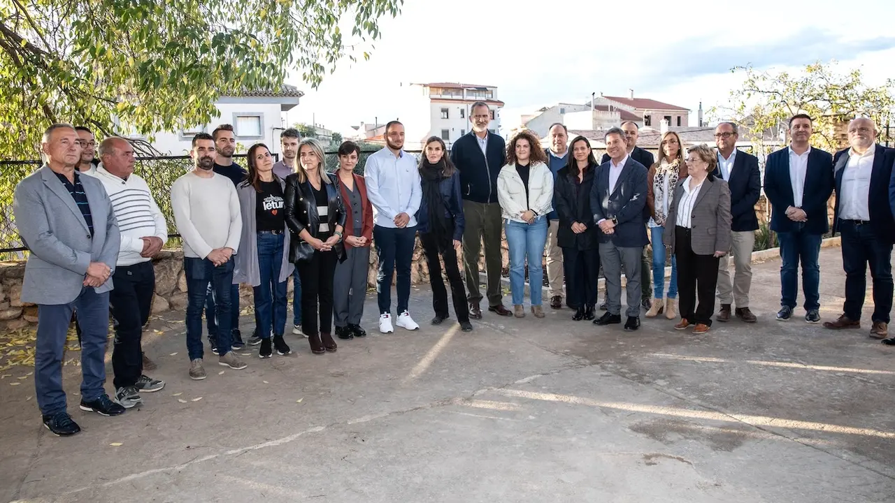 Los reyes de España Felipe VI y Letizia este martes en su visita a la localidad albaceteña de Letur, donde la catastrófica dana dejó seis fallecidos