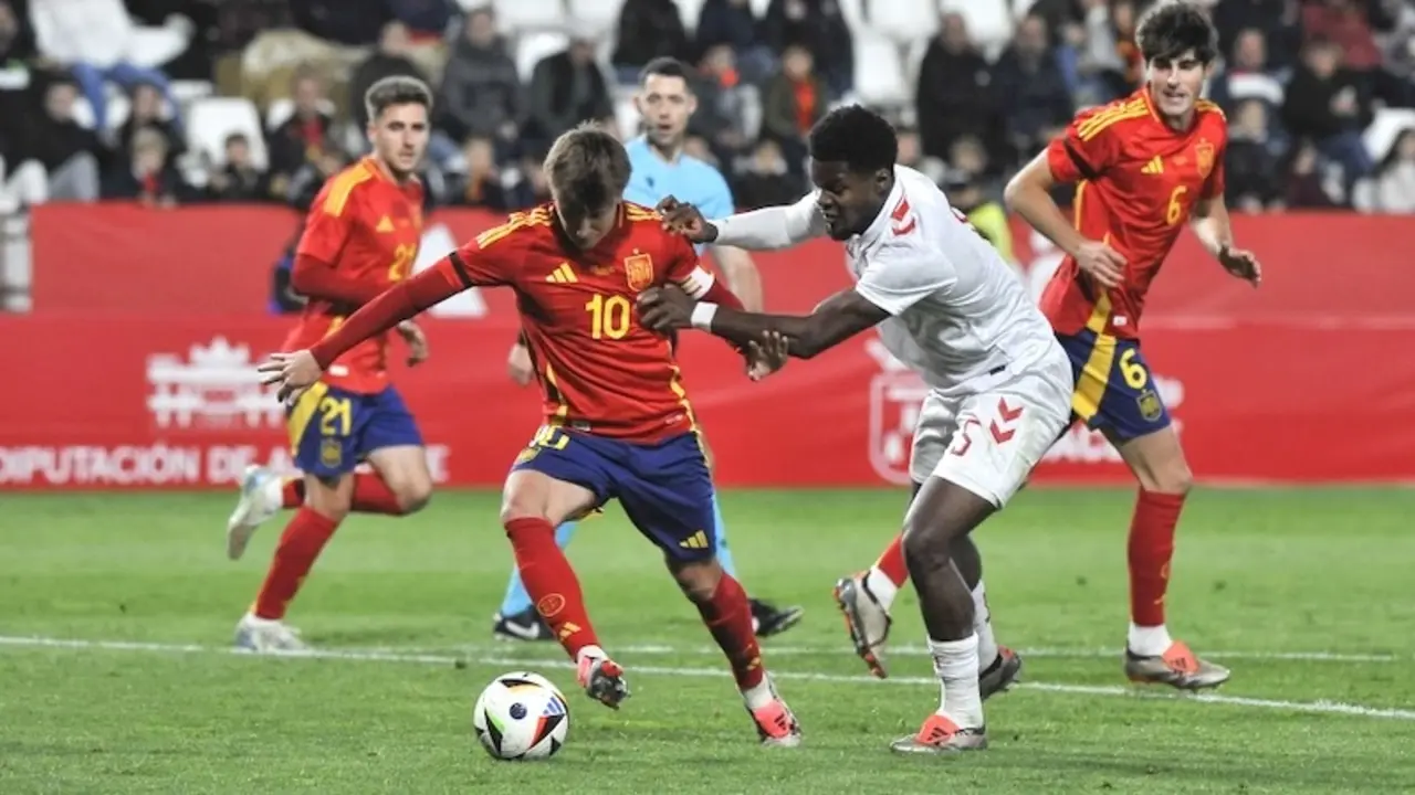 España se impone a Dinamarca en su preparación para el Europeo (2-1)