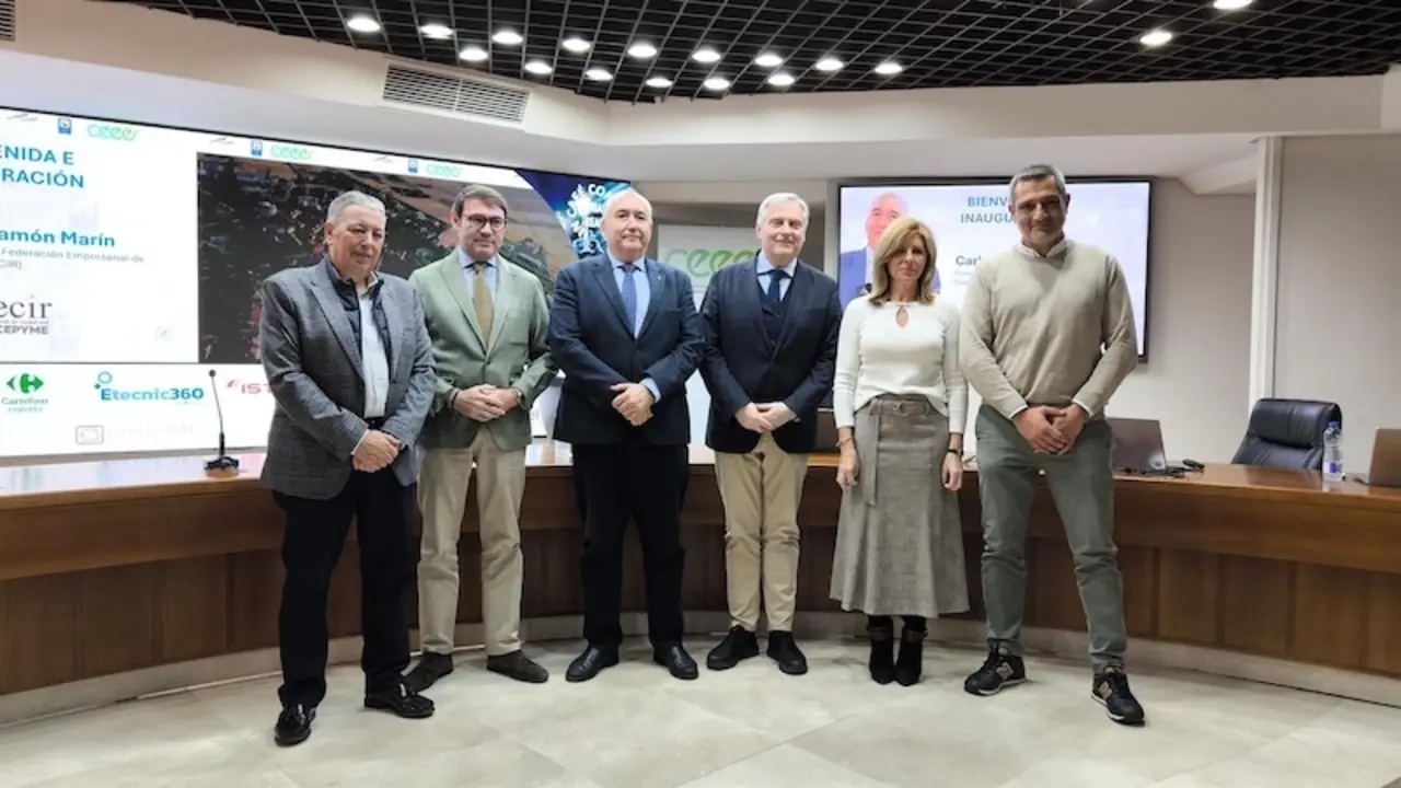Gasolineras lamentan la "incertidumbre" del sector ante diferentes regulaciones