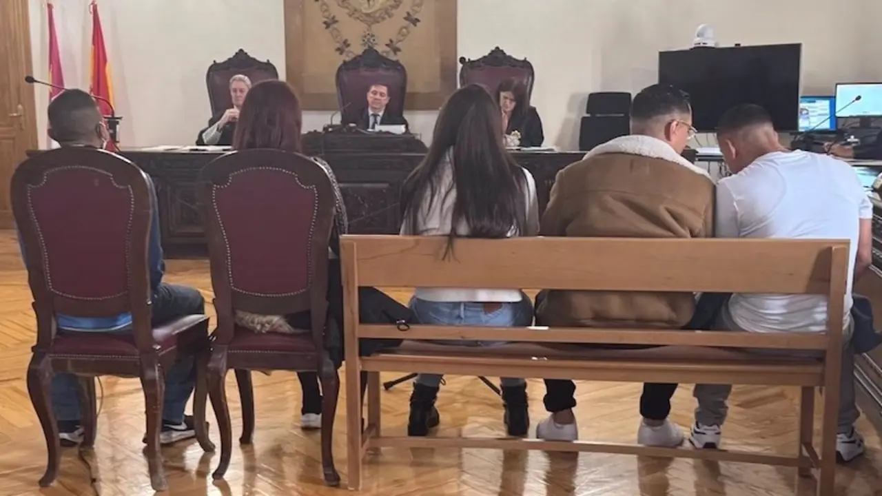 Uno de los acusados de intento de homicidio en Torrijos reconoce que apuñaló a la víctima