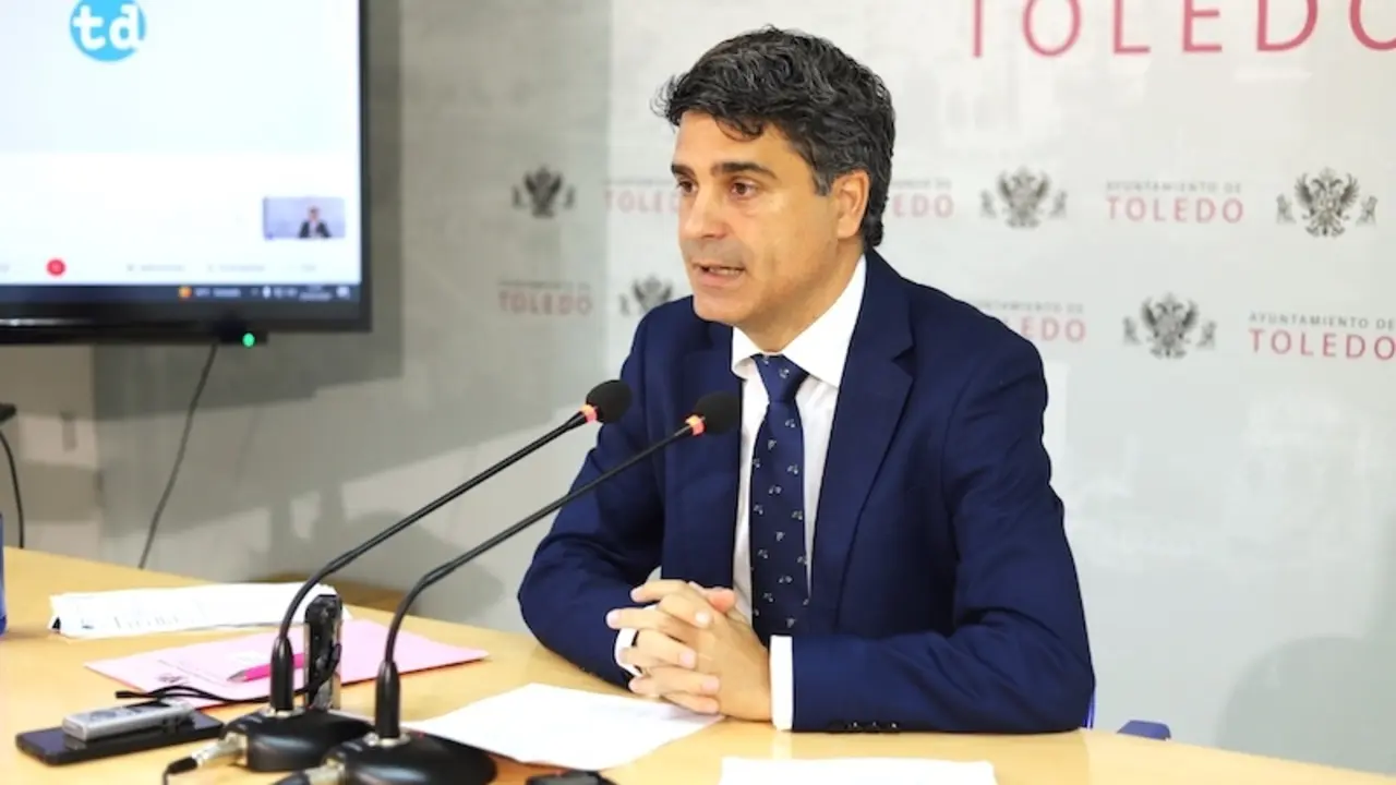 El portavoz del equipo de Gobierno del Ayuntamiento de Toledo, Juan José Alcalde, ha informado en rueda de prensa de los asuntos de la Junta de Gobierno Local