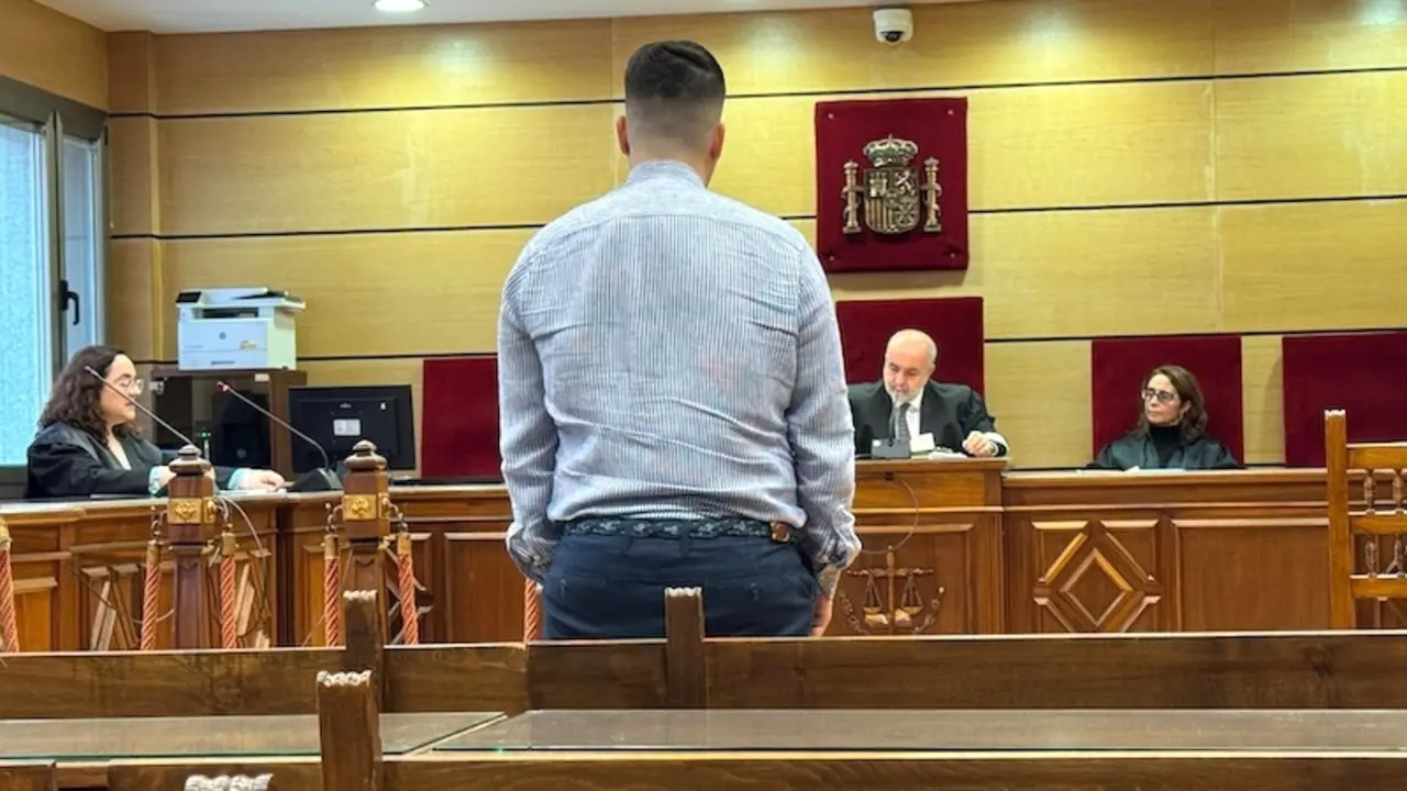 El acusado, J.O.N., en la Sección Segunda de la Audiencia Provincial de Ciudad Real durante la celebración del juicio - EP