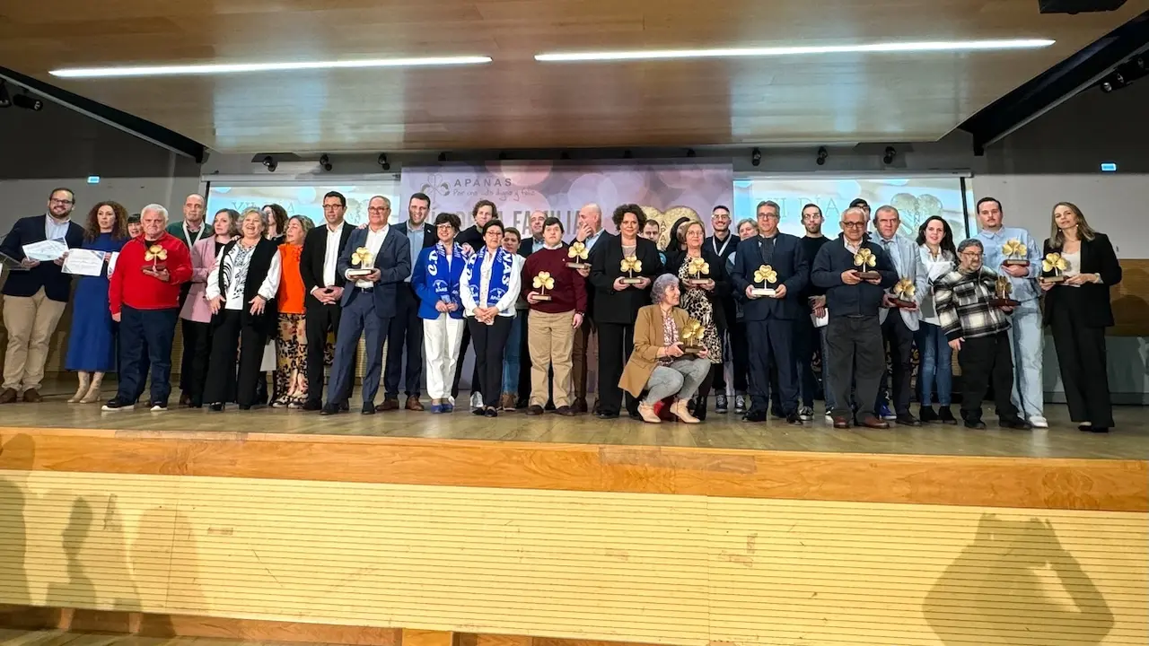 La directora general de Formación Profesional en el Ámbito Laboral, Marta Roldán, ha asistido a la celebración del XI Día de la Familia de APANAS, que se ha celebrado en el Edificio de Envases de Cartón de la Universidad de Castilla-La Mancha en Toledo