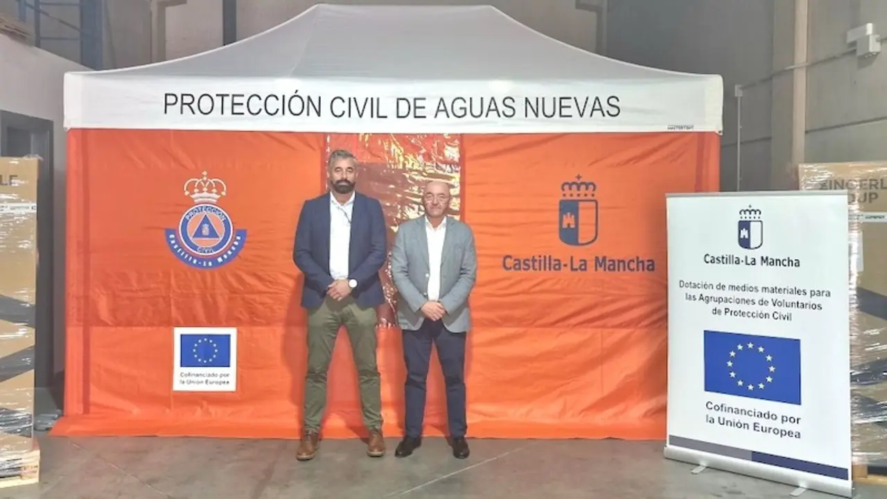 Agrupaciones de Protección Civil reciben tiendas de campaña de primeros auxilios
