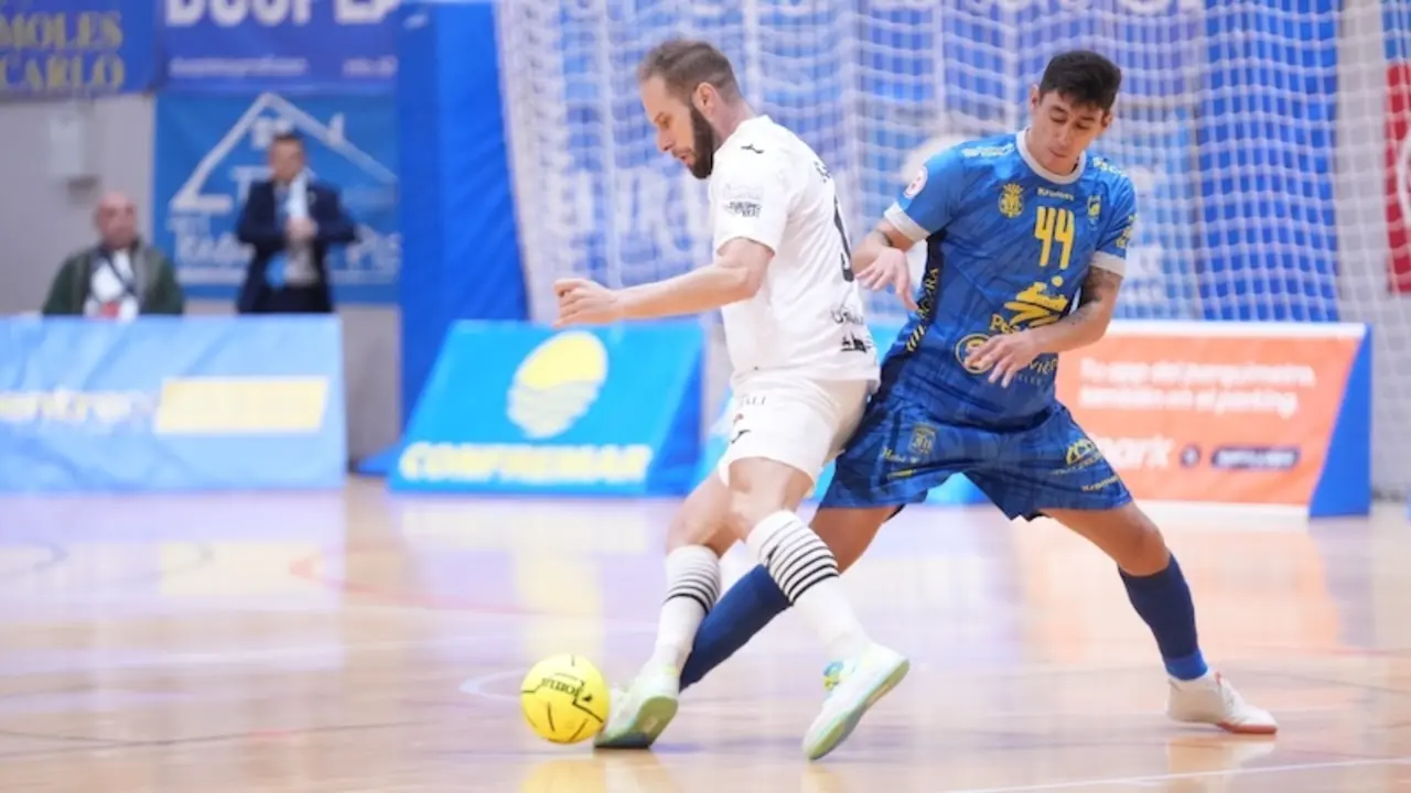 El Peñíscola se impone al Viña Albali Valdepeñas en un festival de goles (8-6)