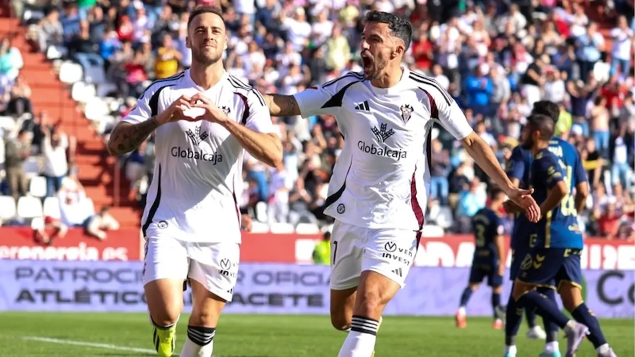 El Albacete pone fin a su mala racha con un sufrido triunfo ante el Tenerife (2-1)