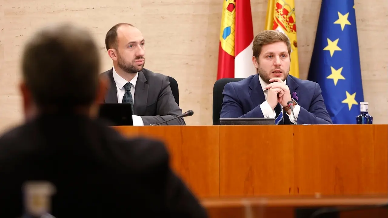 El consejero de Fomento de Castilla-La Mancha, Nacho Hernando, durante su comparecencia en la Comisión de Economía y Presupuestos de las Cortes regionales