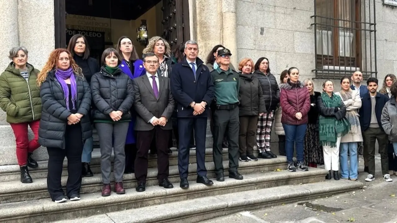 La Delegación de Gobierno en Castilla-La Mancha escenifica el rechazo a la violencia machista más a allá del 25N con minutos de silencio