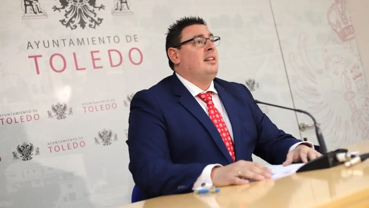 El concejal de Festejos y Juventud de Toledo, José Vicente García-Toledano, ha informado de las actividades para Navidad