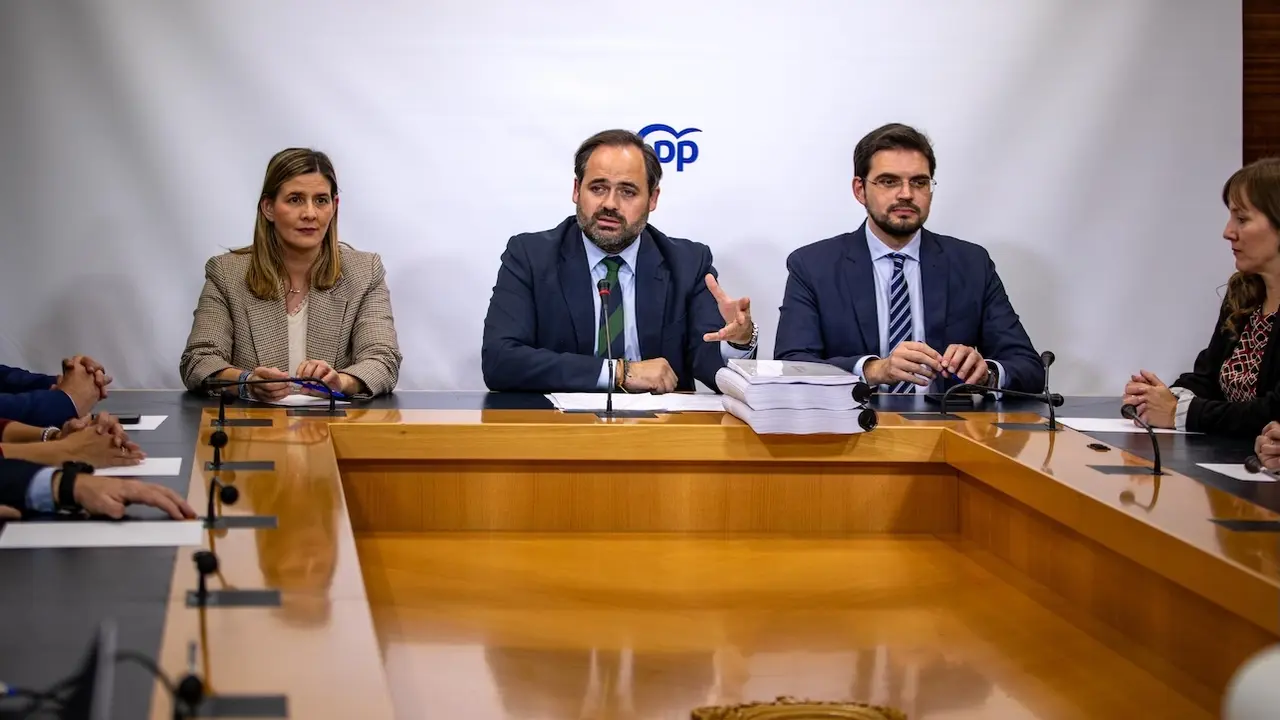 El presidente del PP de Castilla-La Mancha, Paco Núñez, ha presentado las enmiendas que el Grupo Popular presentará a los presupuestos de la Junta para 2025