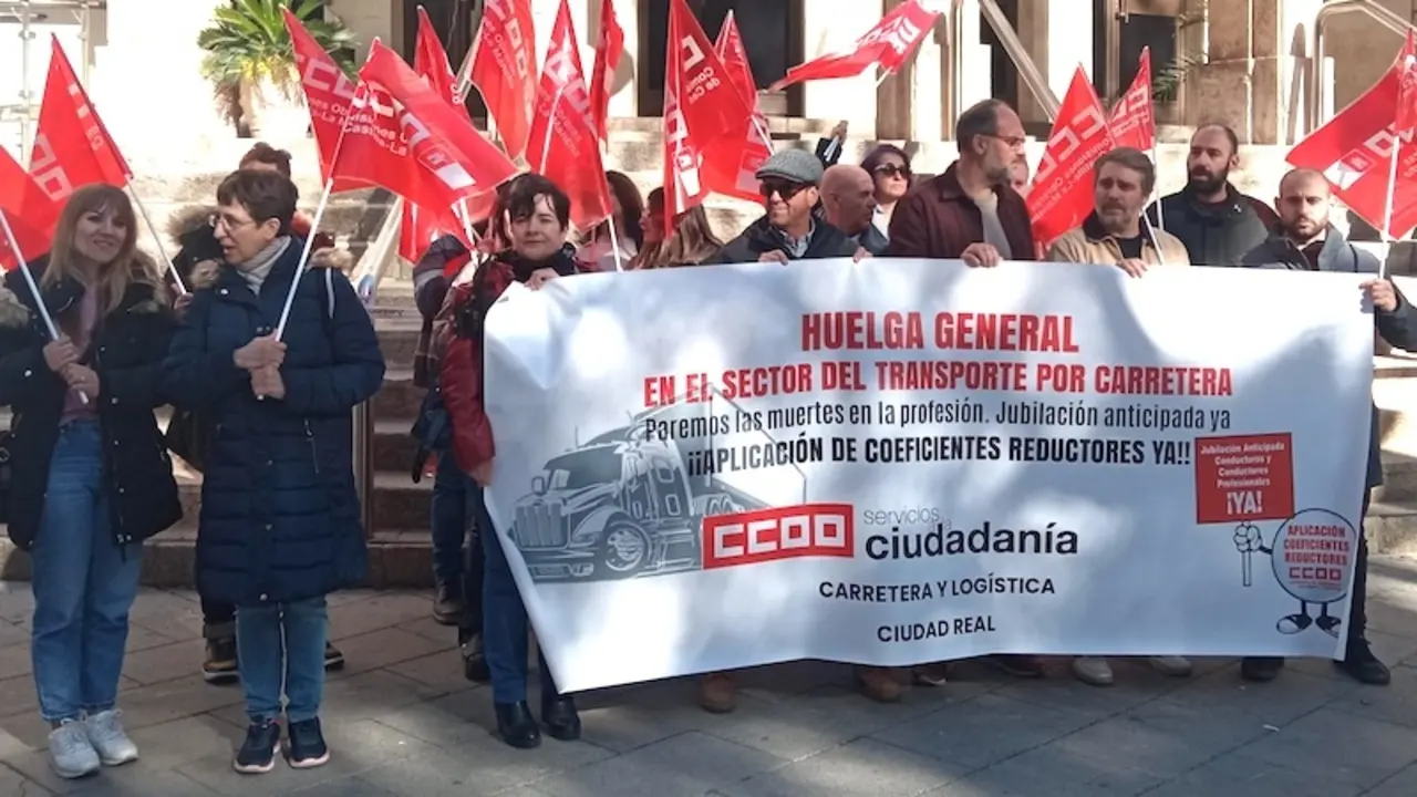 CCOO cifra en un 45 % el seguimiento de la nueva jornada de huelga en el transporte