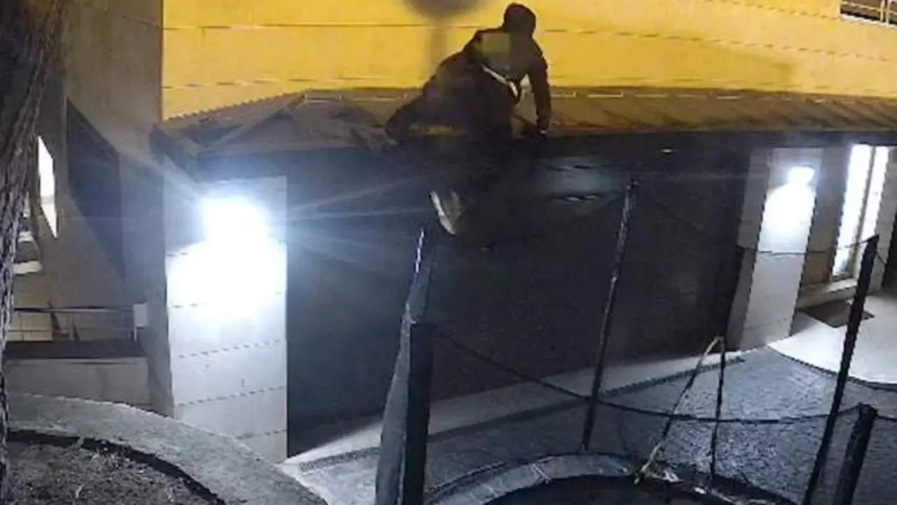 VIDEO. Así están asaltando con fuerza y desvalijando viviendas mientras duermes