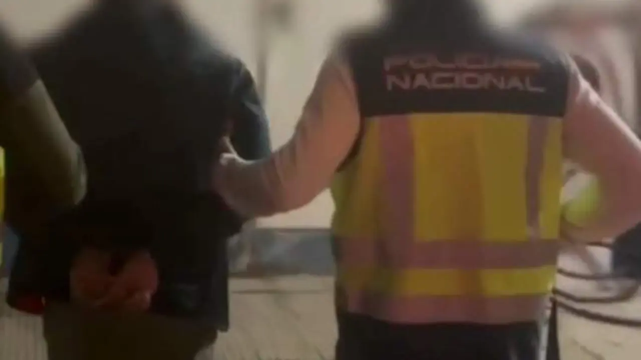 VIDEO. Detenido cuando escapaba tras asesinar a un cura y torturar a una monja