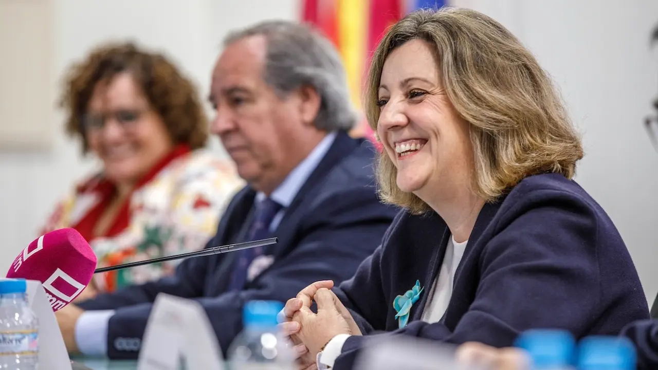 La consejera de Economía, Empresas y Empleo, Patricia Franco, ha inaugurado la jornada del Consejo de Relaciones Laborales sobre transformación digital del mercado de trabajo, que se celebra en el Aula Magna de la UCLM en la Fábrica de Armas de Toledo