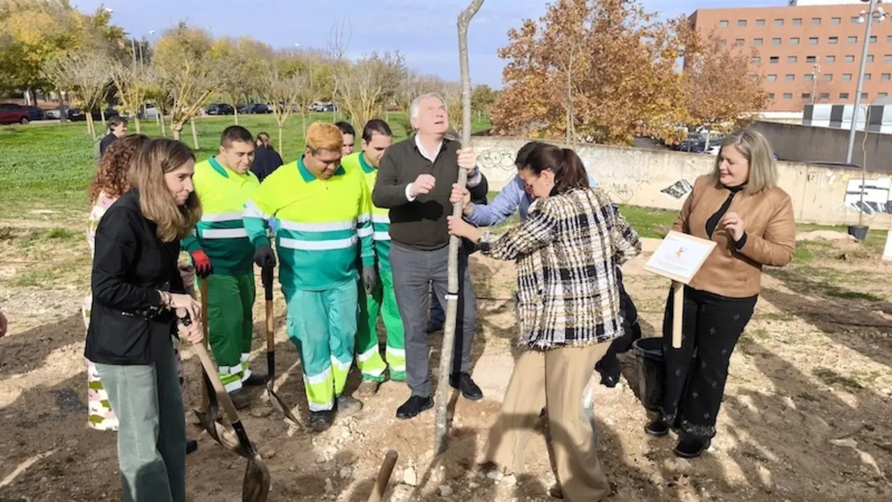 Ciudad Real planta un árbol por cada colectivo del patronato de la discapacidad