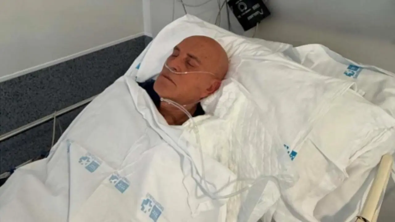 Kiko Matamoros, con oxígeno y monitorizado tras ingresar de urgencia el un hospital