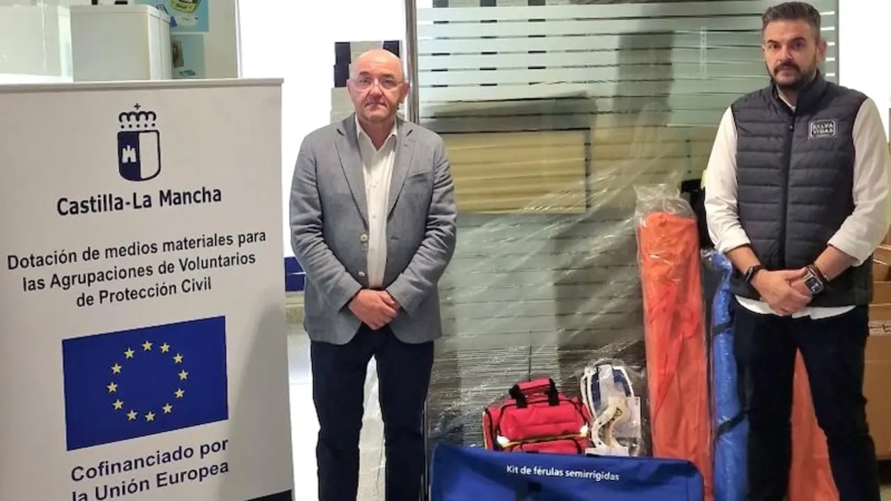 La Junta dota de material de emergencias a 23 agrupaciones de Protección Civil