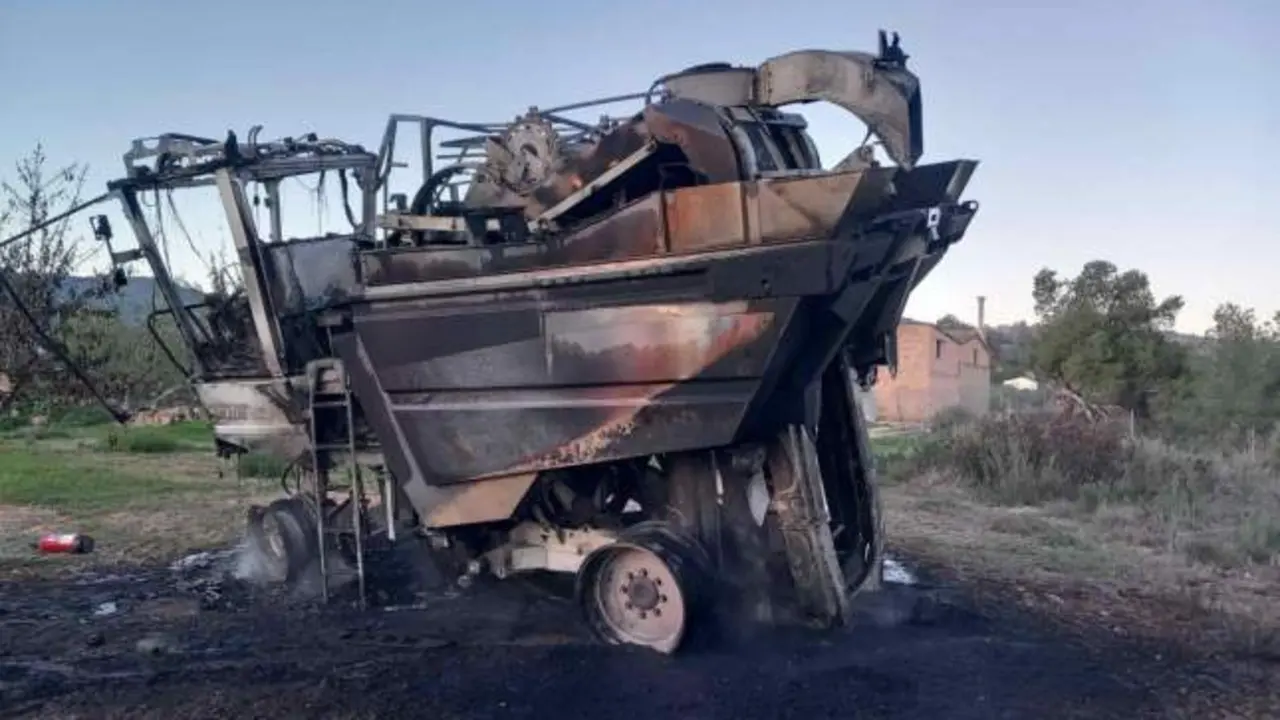 Muere electrocutado intentando ayudar a un agricultor accidentado con una cosechadora