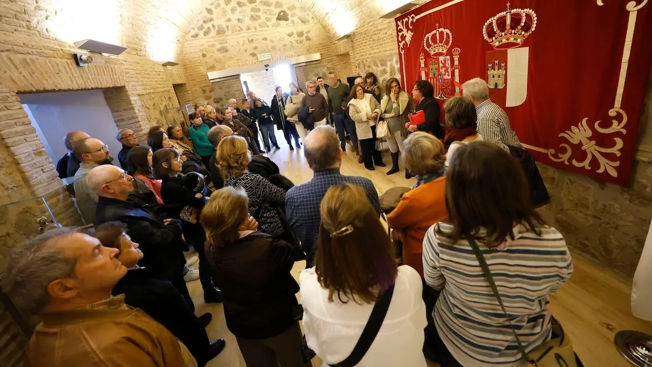 El programa ‘Cortes Abiertas’ permite este año a más de 4.000 personas conocer el Parlamento
