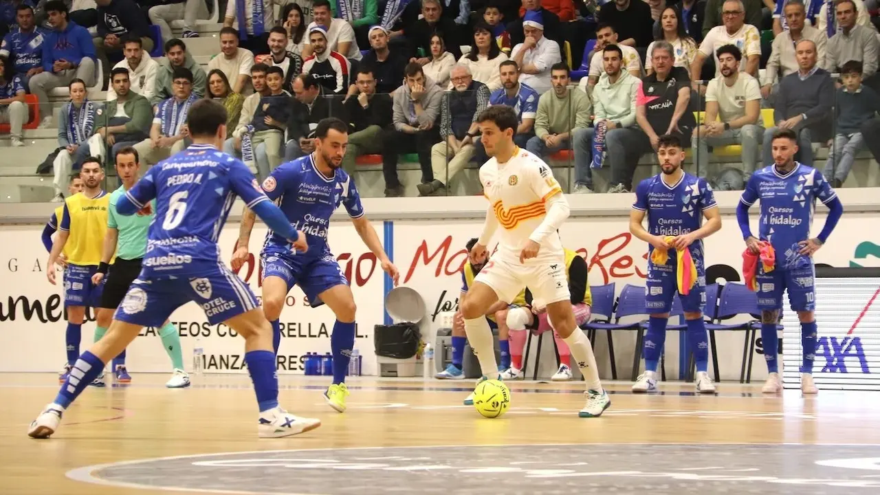 El Quesos El Hidalgo choca contra un muro en el Manzanares Arena (2-2)
