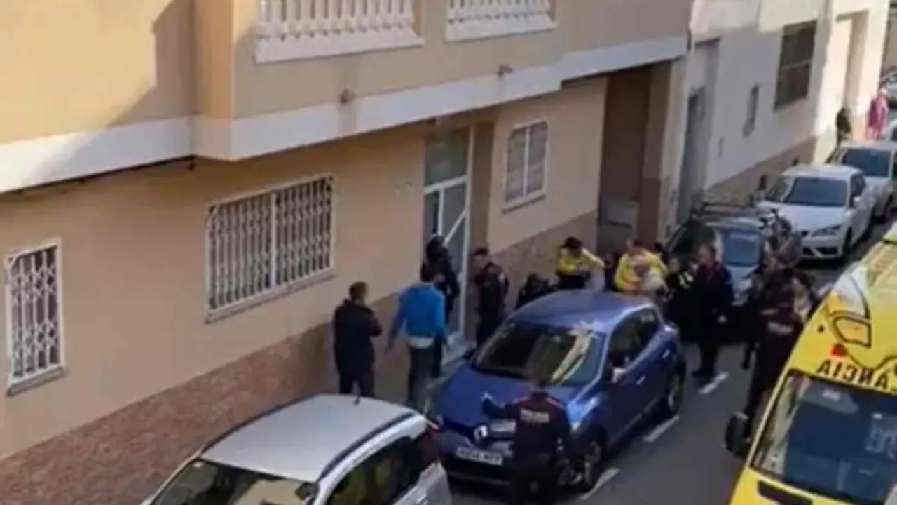 VIDEO. Acaba con la cabeza abierta intentando evitar que le roben la motocicleta