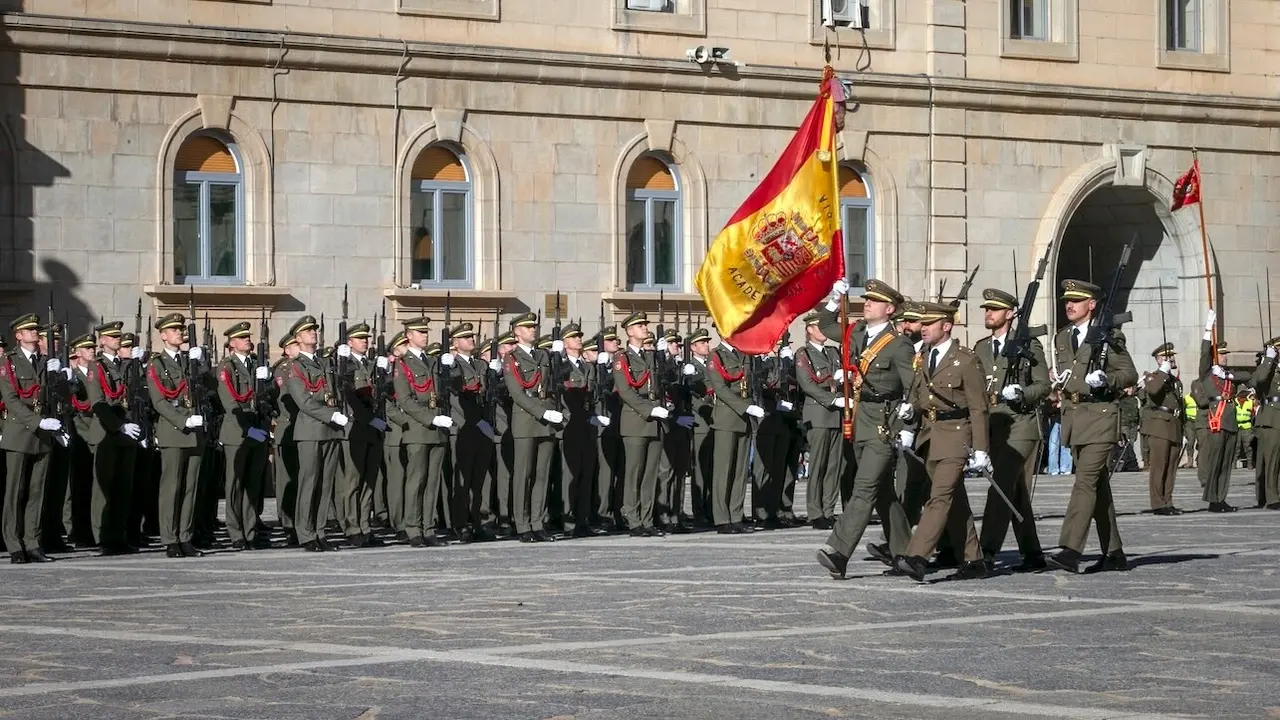 La Academia de Infantería de Toledo celebra a su patrona con un recuerdo a las víctimas de la dana
