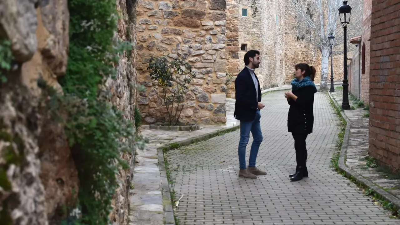 El diputado provincial de Reto Demográfico, Javier Cebrián, en su visita a la localidad conquense de Cañete
