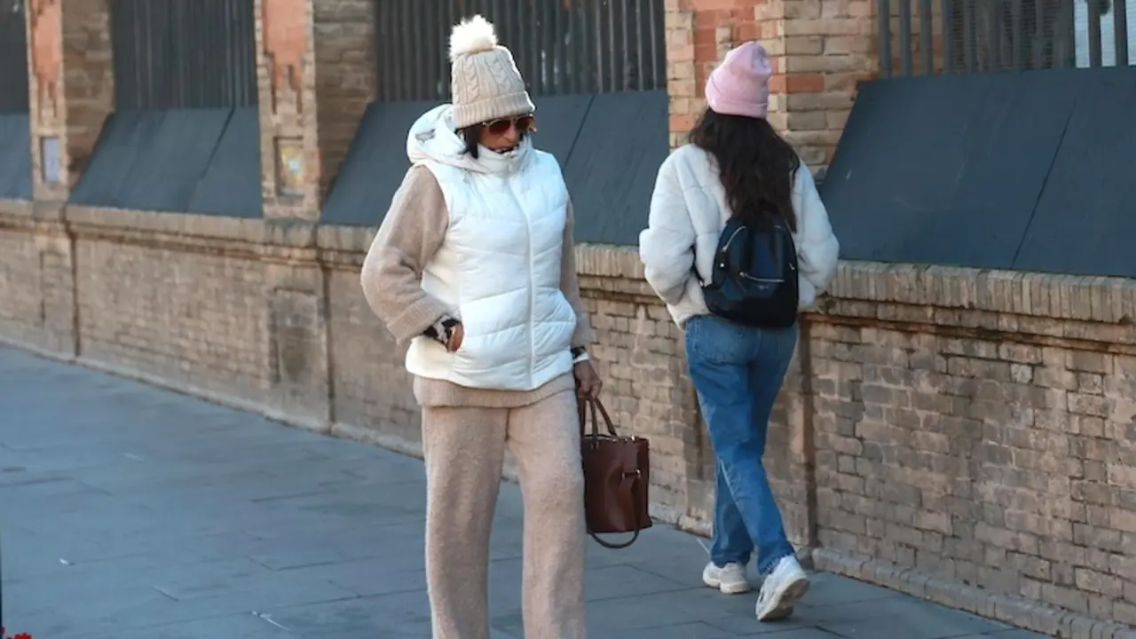 Sanidad advierte de un nivel de alto riesgo por temperaturas bajas esta semana, frío, invierno, otoño,