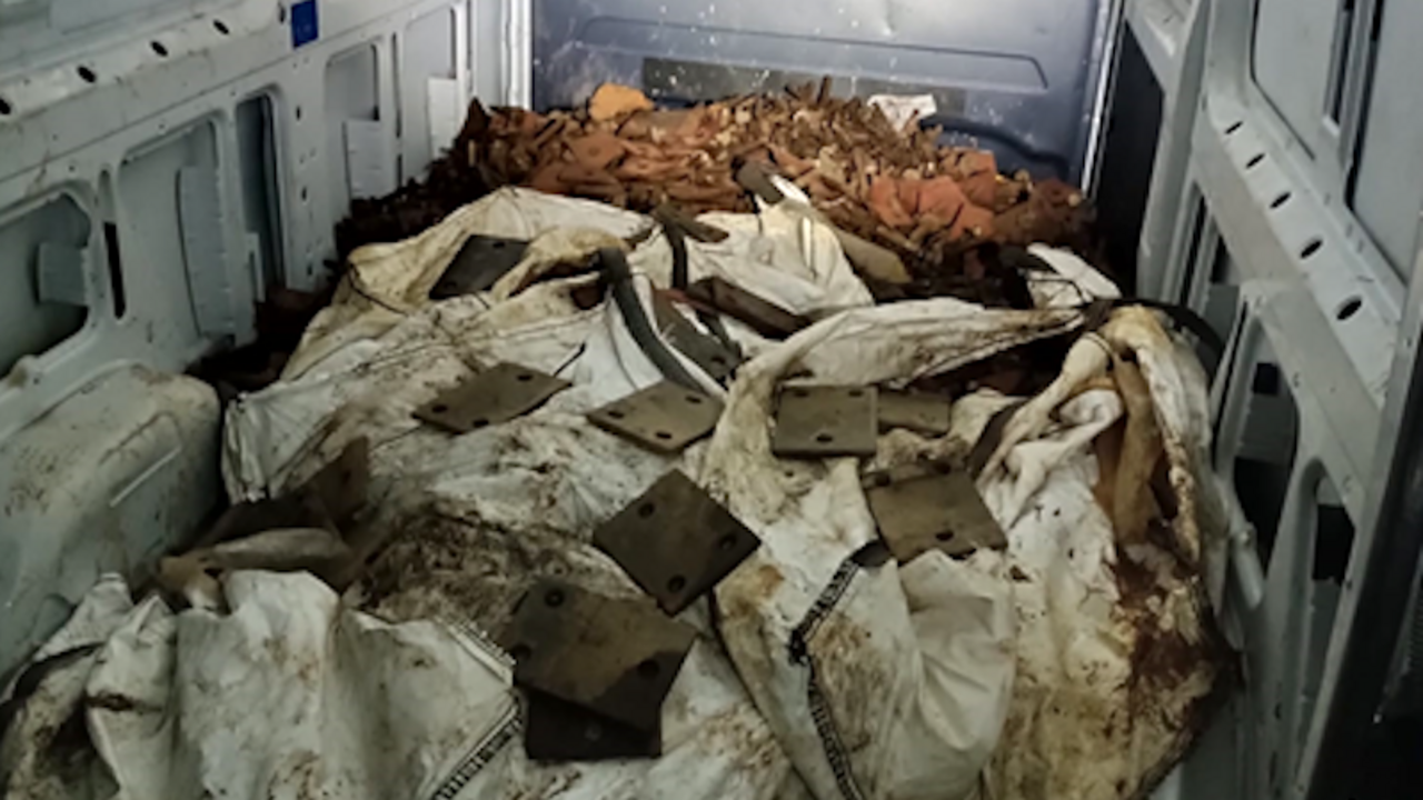 Investigan a cinco personas por robar material ferroviario en una estación de tren