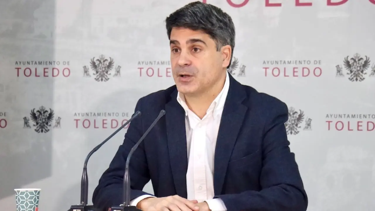 El portavoz del equipo de Gobierno del Ayuntamiento de Toledo, Juan José Alcalde, ha informado en rueda de prensa de los asuntos de la Junta de Gobierno Local
