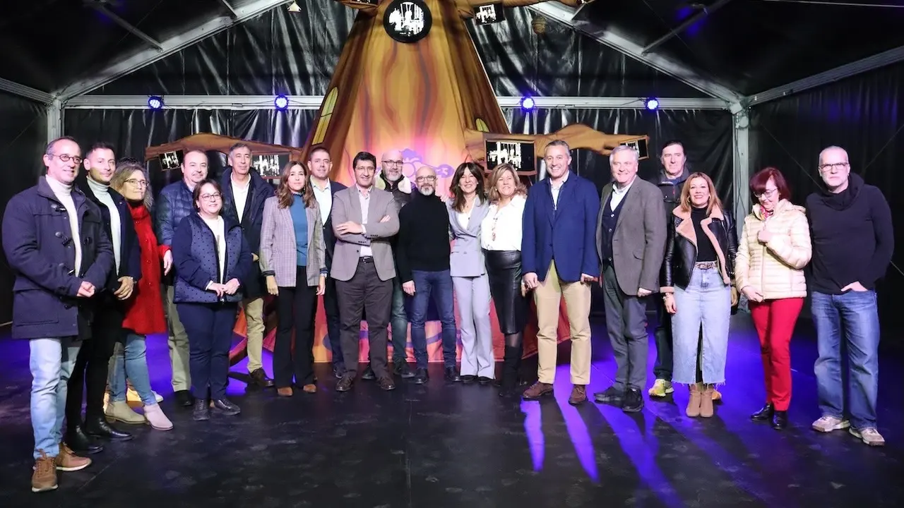 El vicepresidente segundo del Gobierno de Castilla-La Mancha, José Manuel Caballero, ha asistido a la celebración del 35 aniversario de Teatro Narea y a la inauguración de su nuevo Centro de Creación Artística en Torralba de Calatrava (Ciudad Real)