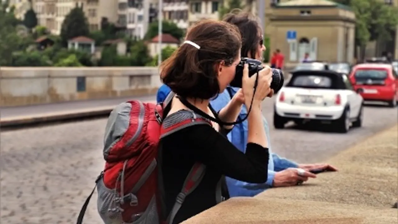 España se acerca a los cien millones de turistas: un análisis