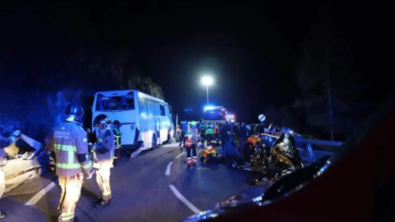 Al menos 2 muertos y 41 heridos en un accidente de autobús: el conductor iba drogado