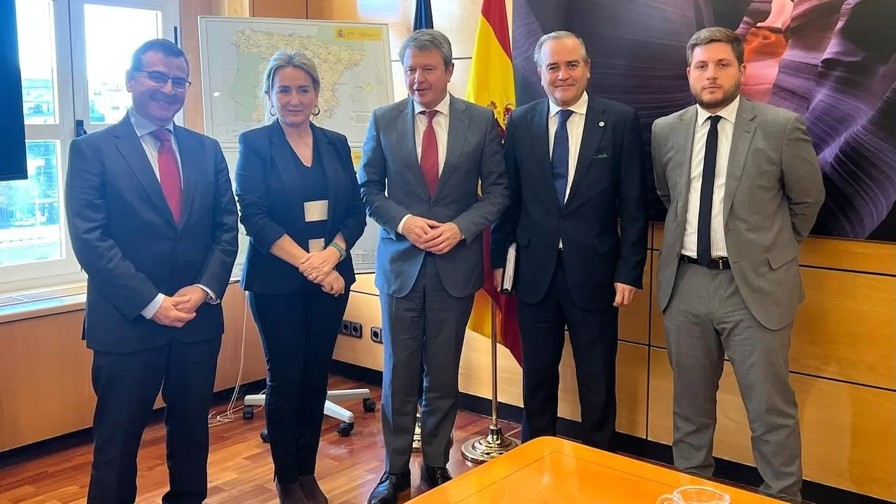 El secretario de Estado de Transportes y Movilidad Sostenible, José Antonio Santano, ha presentado la solución para la integración urbana de la estación de Talavera, lo que supone que se desbloquee definitivamente la llegada del AVE a Lisboa