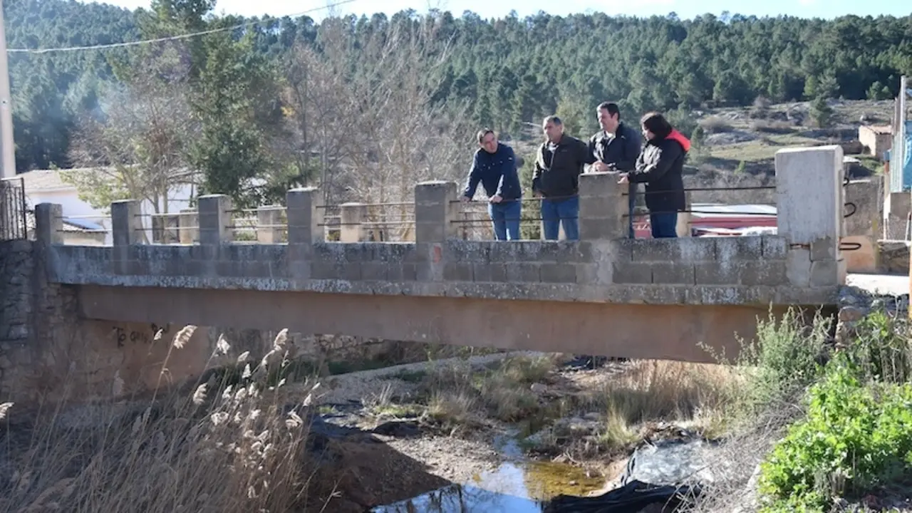 La Diputación contribuye con 20.000 euros a reparar el entorno del río de Boniches
