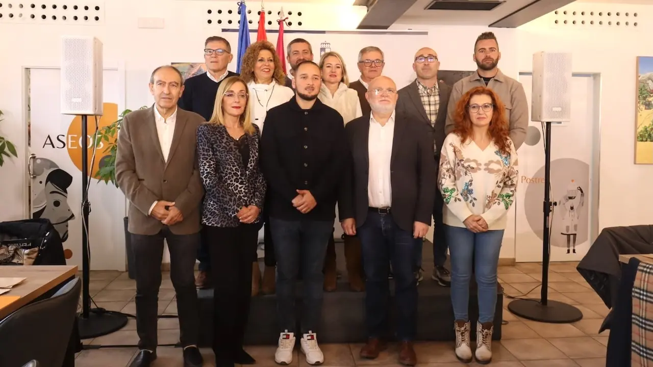 El delegado de la Junta en la provincia de Albacete, Pedro Antonio Ruiz Santos, junto a los delegados provinciales durante el balance que ha realizado del año que finalice