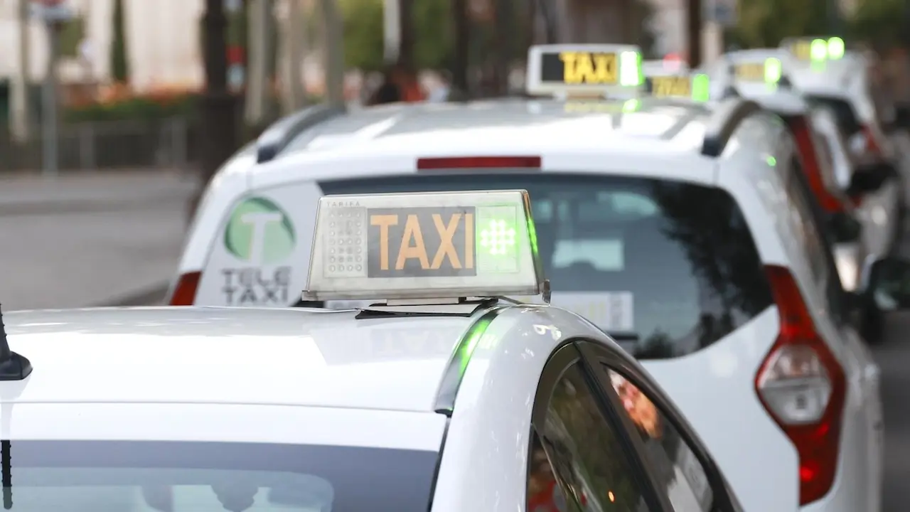 taxi, taxistas, taxis, transporte, viajeros, VTC,