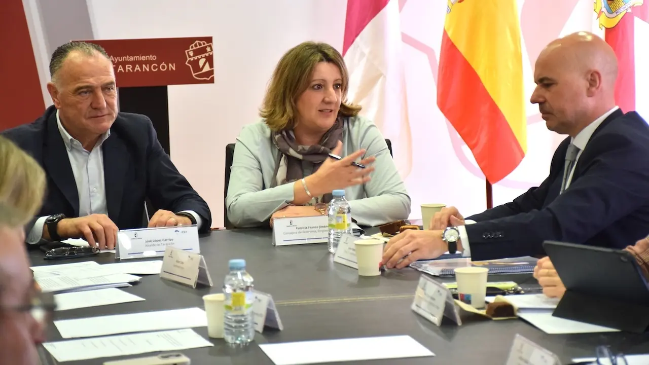 La consejera de Economía, Empresas y Empleo, Patricia Franco, ha presidido la reunión del Observatorio de Promoción Industrial de Castilla-La Mancha, que se ha celebrado en el Ayuntamiento de Tarancón (Cuenca)