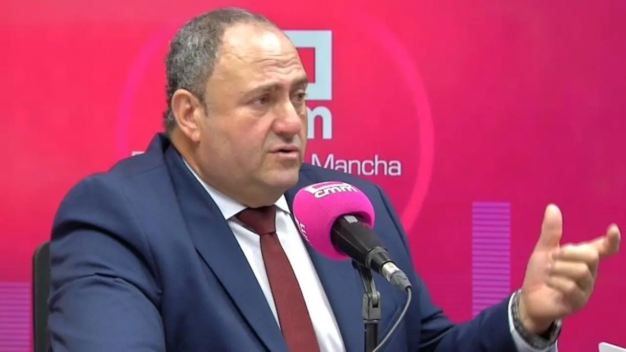 El consejero de Agricultura, Ganadería y Desarrollo Rural del Gobierno de Castilla-La Mancha, Julián Martínez Lizán, en un momento de la entrevista en CMM