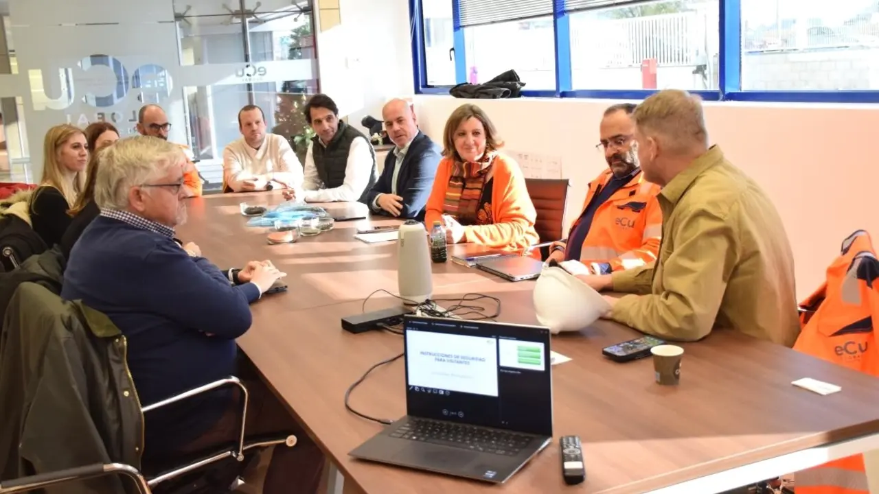 La consejera de Economía, Empresas y Empleo de Castilla-La Mancha, Patricia Franco, ha visitado las instalaciones del proyecto eCu Global Recycling en Cabanillas del Campo (Guadalajara)