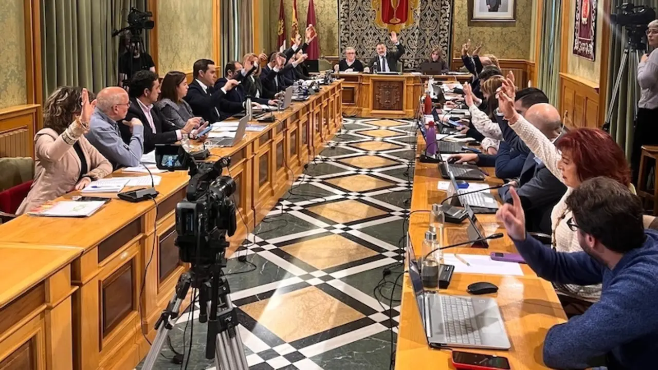 En la imagen un instante del Pleno del Ayuntamiento de Cuenca celebrado este lunes en el Consistorio