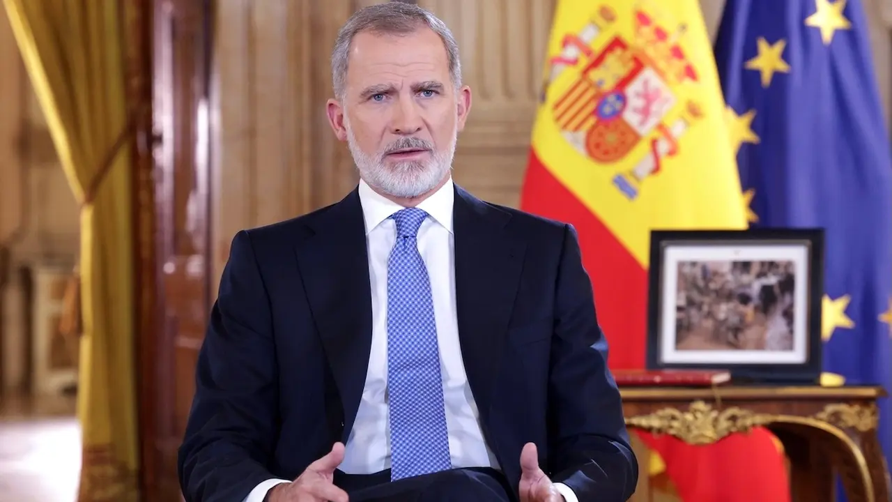 El rey Felipe VI durante el tradicional discurso de Navidad de 2024 desde el Palacio Real de Madrid