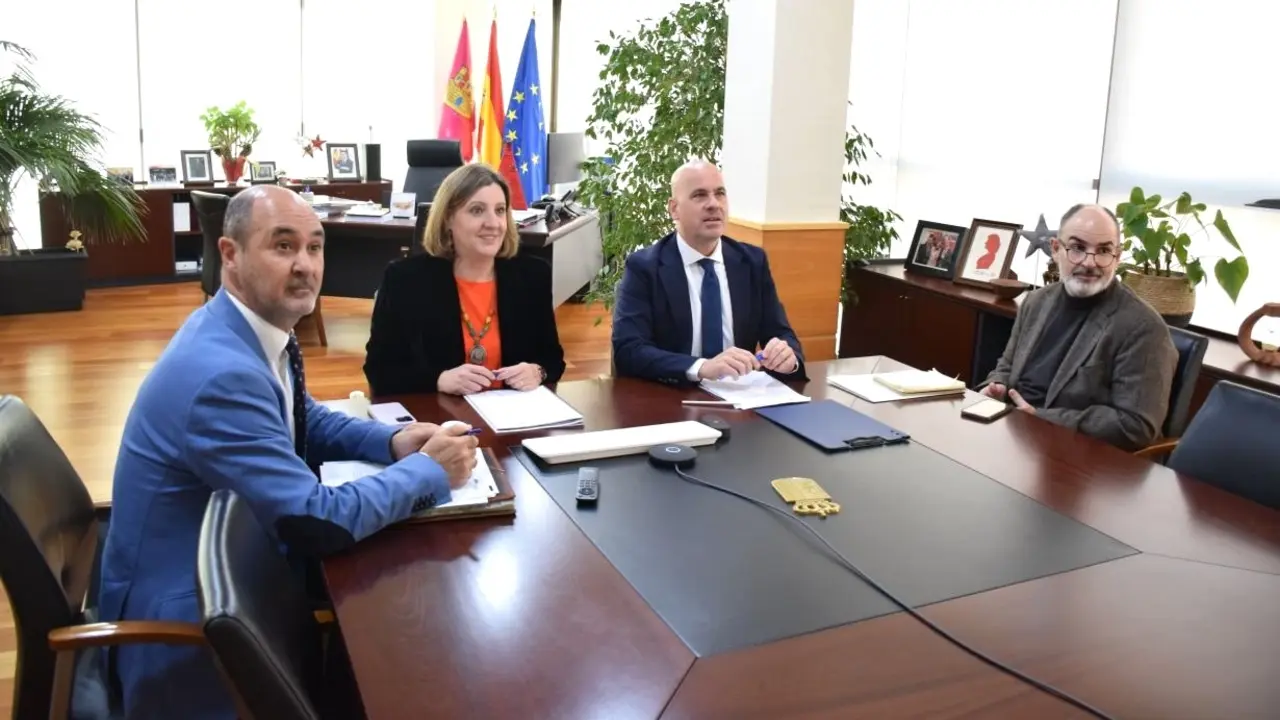 La consejera de Economía, Empresas y Empleo, Patricia Franco, ha presidido la reunión del Consejo de Captación de Inversiones de la región